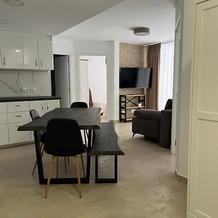 Park 111 Apartment *